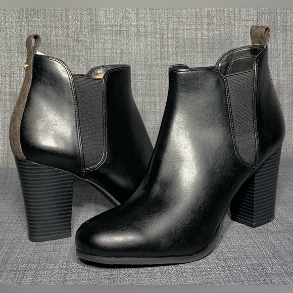 Michael Kors Evaline Almond Toe High Heel Booties Black / Signature Size 9.5 - Picture 2 of 7
